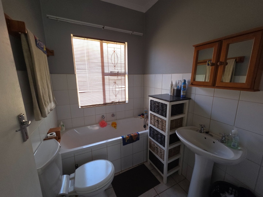 3 Bedroom Property for Sale in Langenhovenpark Free State